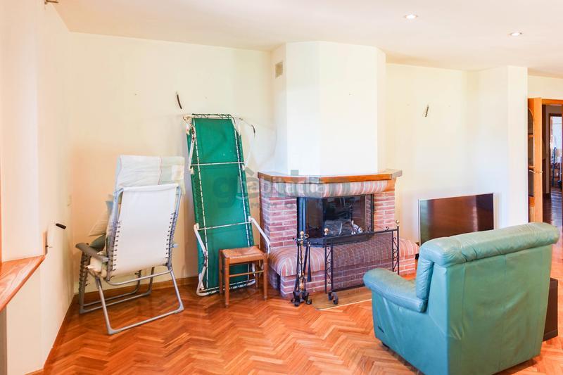 Foto 1648b346-143c-489c-856c-8e230d7c7419. Casa amb calefacció aparcament piscina a Palau Girona