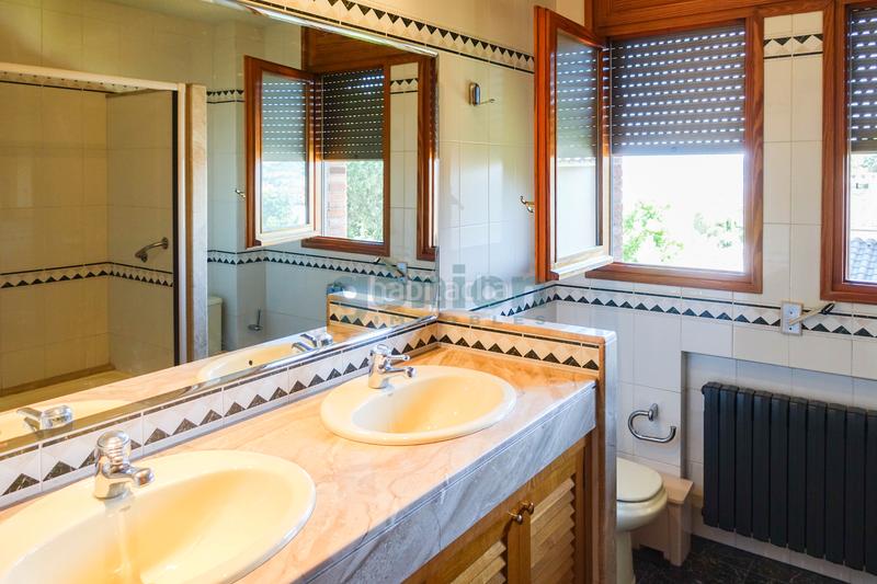 Foto 62aa164a-9eec-4e7a-9aee-a17d3a1b275c. Casa amb calefacció aparcament piscina a Palau Girona