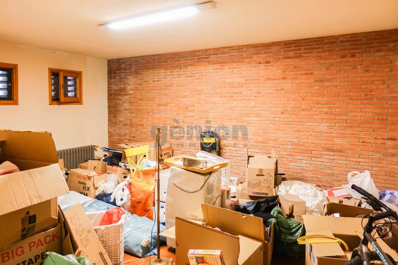 Foto 88e232a2-d0ab-47a8-8272-1a5588a69a24. Casa amb calefacció aparcament piscina a Palau Girona