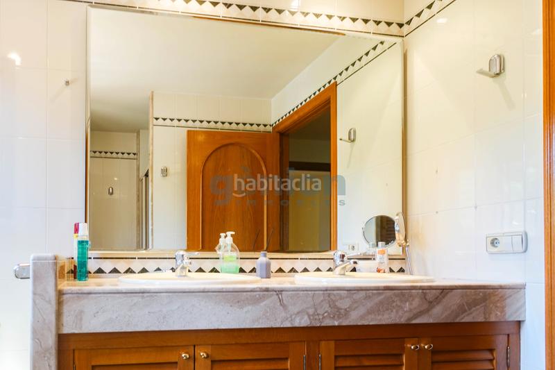 Foto e1c5bec7-f70c-481f-b452-cf5e49efca2f. Casa amb calefacció aparcament piscina a Palau Girona