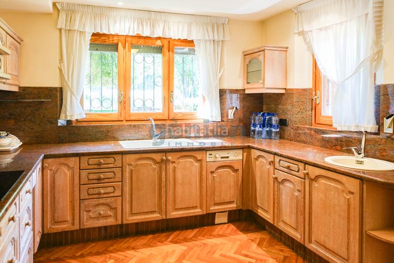 Foto febae3a1-ce99-4173-804a-788515ba72bf. Casa amb calefacció aparcament piscina a Palau Girona