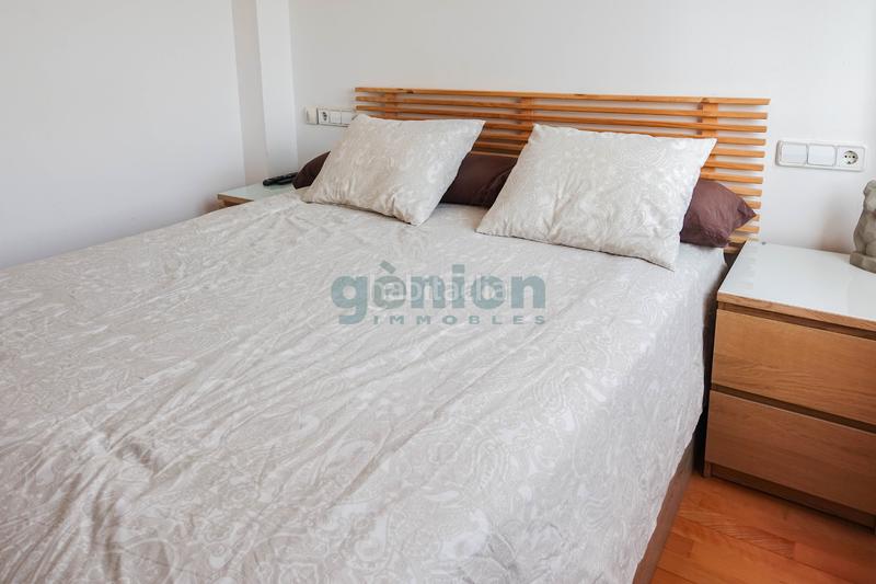Foto ca146398-22ed-4f87-9501-05c7c6bd4672. Attico con riscaldamento in Eixample Sud-Migdia Girona
