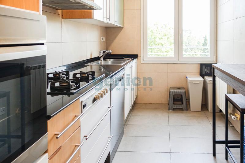 Foto cef0592b-39fe-48c1-a7e7-290659d6d176. Attico con riscaldamento in Eixample Sud-Migdia Girona