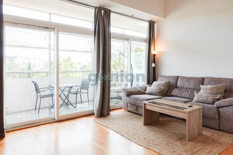 Foto eb044d10-f7f8-4eb0-9e22-36429159831f. Attico con riscaldamento in Eixample Sud-Migdia Girona