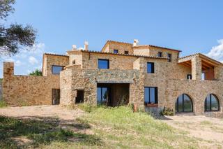 Bauernhof in Lladó. Masia en el alt empordà, alojamiento rural con vistas fantastica