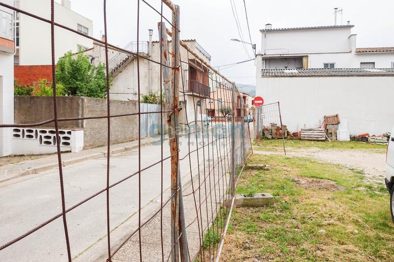Foto edc4cd42-5fd7-4230-a793-ad96c942b356. Terreny residencial a Sarrià de Ter