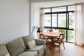 Etagenwohnung in Eixample Nord. Piso de tres habitaciones en la calle de la creu, en pleno eixam