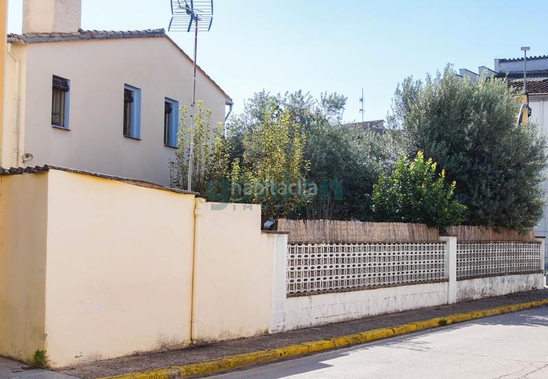 Foto ca551f98-677d-4763-9697-15a6ce530196. Casa a carrer major 50 a Bescanó