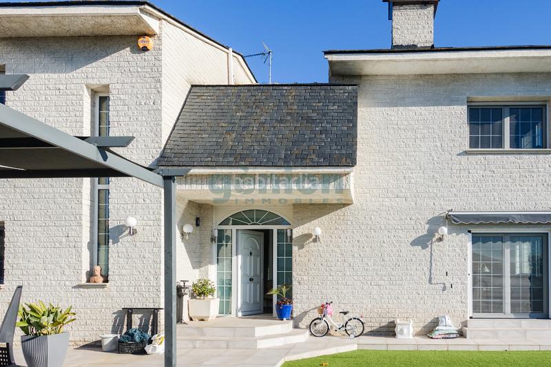 Foto 997c775f-b150-42d6-a5ea-5e9714477b0a. Casa amb calefacció aparcament piscina a Palau Girona