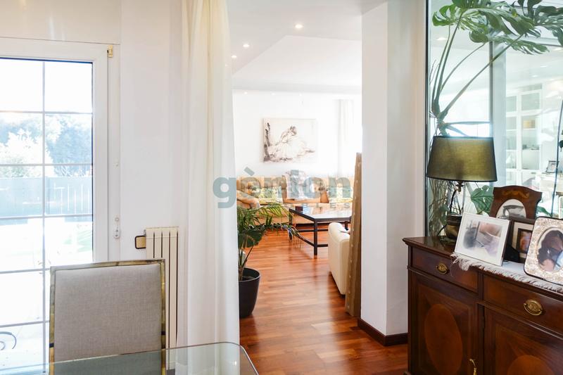 Foto e0909f75-2bcb-4345-af99-aa940fd56df0. Casa amb calefacció aparcament piscina a Palau Girona