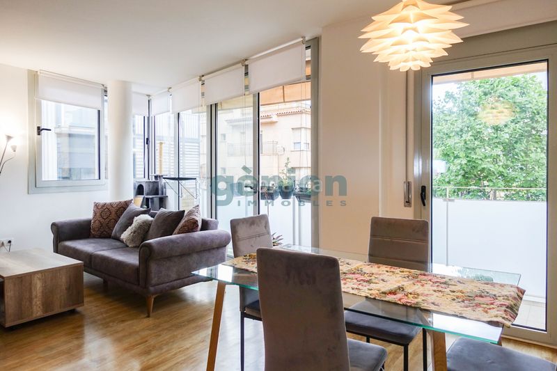 Foto 03dc200f-ea4f-45a4-9d06-2d704a6d5eba. Pis amb calefacció aparcament a Eixample Sud-Migdia Girona