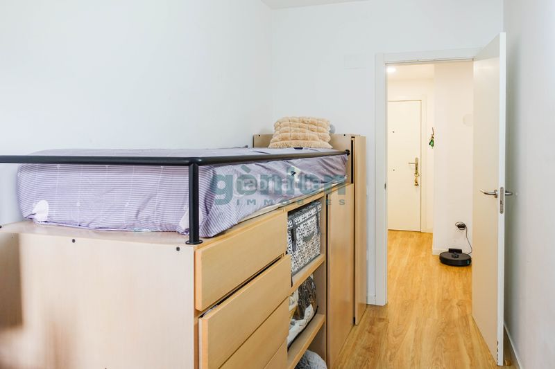 Foto 0f0fb13a-9fae-4670-9ff8-830221f0924a. Pis amb calefacció aparcament a Eixample Sud-Migdia Girona