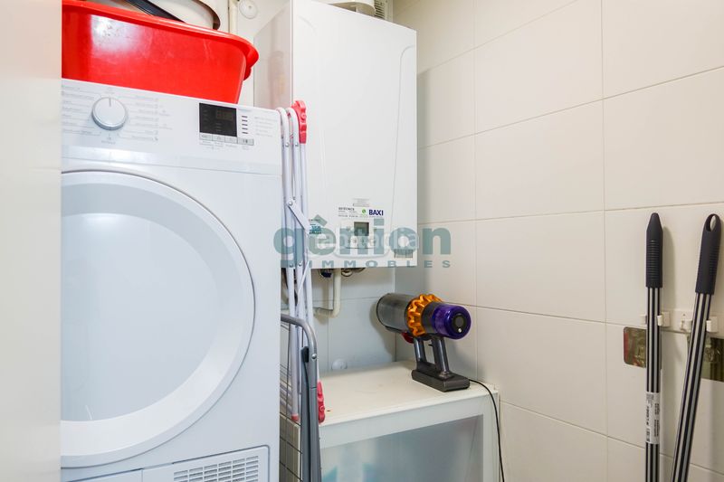 Foto 19c0e0fd-126e-42a5-be2f-0cbe1160a139. Pis amb calefacció aparcament a Eixample Sud-Migdia Girona