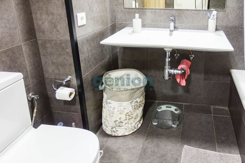 Foto 64597771-f9bd-4578-a253-1a5ea169a6a9. Pis amb calefacció aparcament a Eixample Sud-Migdia Girona