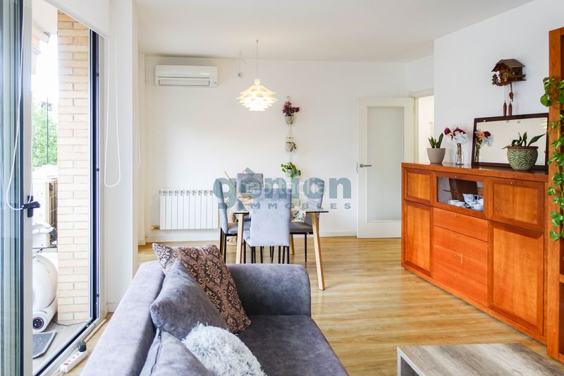 Foto 746c75ab-55c5-43af-a6a3-3ca9cc645ad3. Pis amb calefacció aparcament a Eixample Sud-Migdia Girona