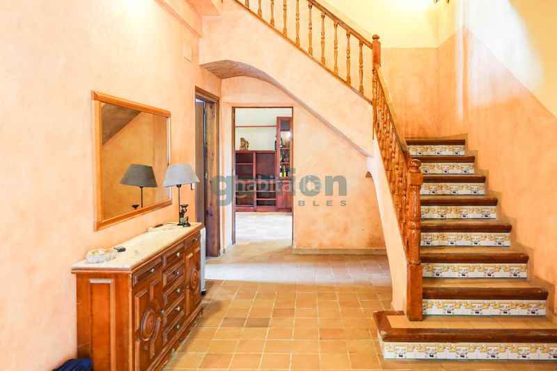 Foto 76a6f82b-d96c-4e33-bc59-102a9db164b4. Masia amb xemeneia calefacció aparcament piscina a Bescanó
