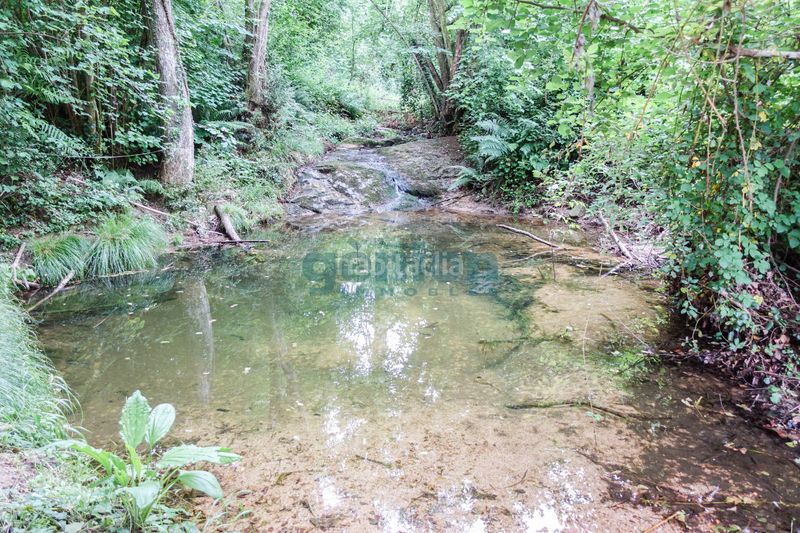 Foto acfaefd1-63eb-45fa-86ff-4060a5b24334. Masia amb xemeneia calefacció aparcament piscina a Bescanó