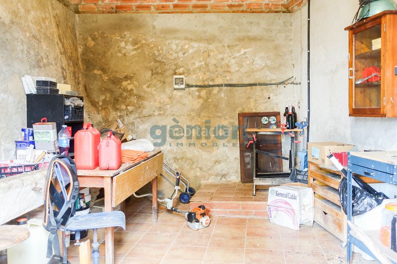Foto d4217996-eb70-4167-885a-66863830e70a. Masia amb xemeneia calefacció aparcament piscina a Bescanó