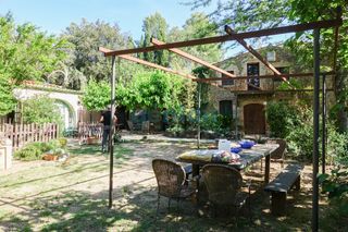 Mas à Cistella. Propiedad en cistella: masía, 2 anexos, piscina y terreno