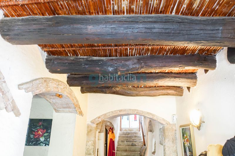 Foto 2ddd2a58-5e4d-4636-9396-89126253b201. Masia amb calefacció aparcament piscina a Cistella