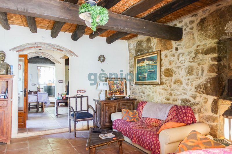 Foto d9827056-e8eb-4912-ae01-b172d1d5412f. Masia amb calefacció aparcament piscina a Cistella
