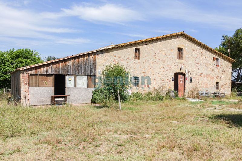 Foto c4118ee2-3172-4519-ab4d-e3c82b508b71. Masia a Sils