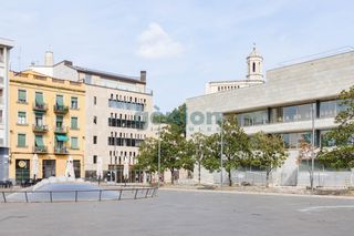 Appartement  Carrer de berenguer carnicer. Piso de 80m² para rehabilitar, al lado del barrio viejo de giron