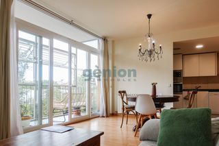 Piso  Carrer de pau vila i dinar�s. Piso de 4 habitaciones y aparcamiento opcional en el parc del mi