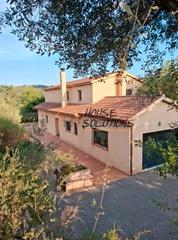 Casa a Corbera de Llobregat. Estupendo chalet independiente de 304m2 en terreno de 2.073m2 ur