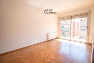 Pis  Carrer de sol i padrís. Piso 3 dormitorios con ascensor y balcón en sol i padris