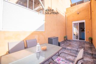 Casa in Creu de Barberà. Casa adosada reformada en creu de barbera