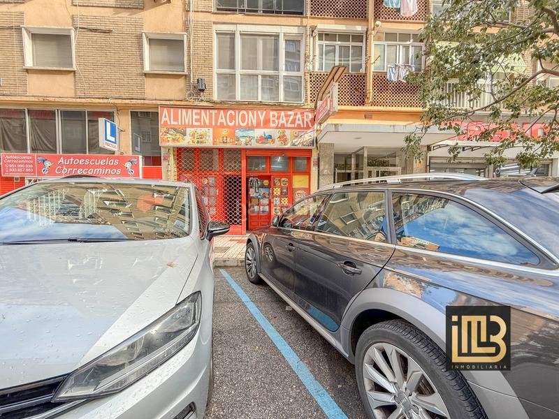 Foto acf85ffd-c500-4eb0-8c35-852bf7f694ca. Local comercial en calle capulino jáuregui 3 localcapulino en Málaga
