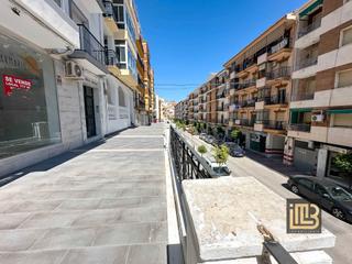 Lloguer Local Comercial a Calle las mercedes 2. Alquiler local loja
