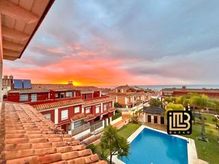Lloguer Casa aparellada  Avenida brisa del mar 7. Chalet chilches