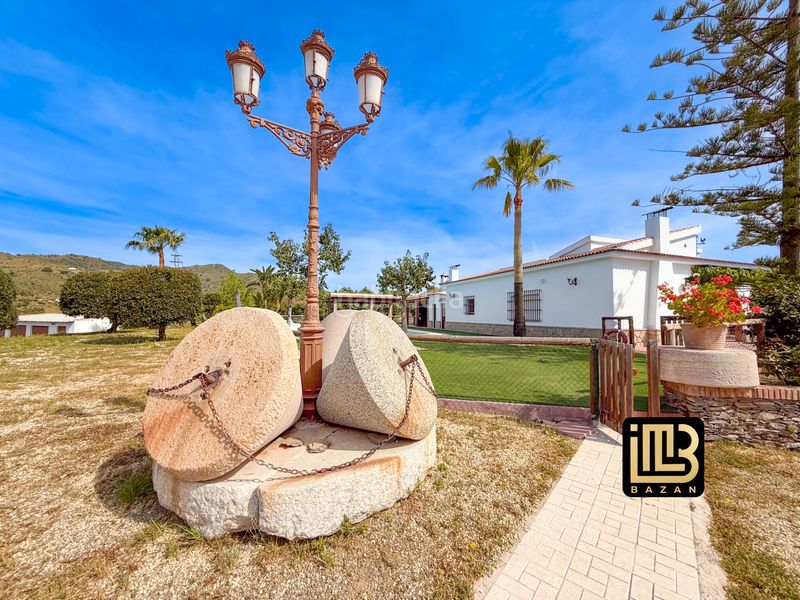 Foto 0a6959a4-2b7b-43d0-8bed-bd4a2ef2f0ad. Casale con camino riscaldamento parcheggio piscina in Málaga