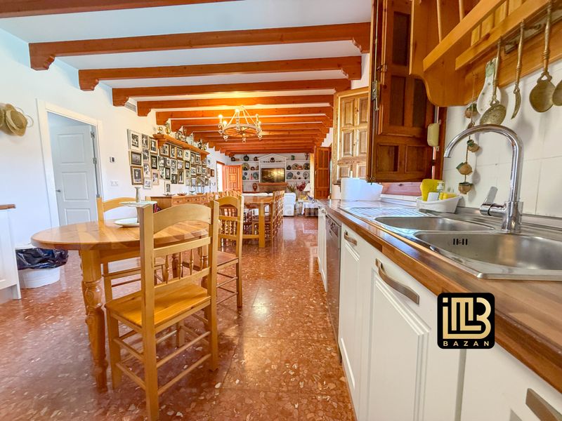 Foto 4bf75de6-5750-49dc-8813-7a652ffcd7e9. Casale con camino riscaldamento parcheggio piscina in Málaga