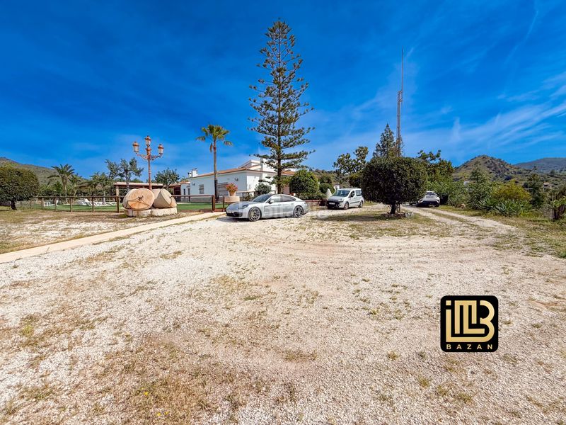 Foto 9da7b84a-5fe8-41e8-83ce-0d8c1b9186b6. Casale con camino riscaldamento parcheggio piscina in Málaga