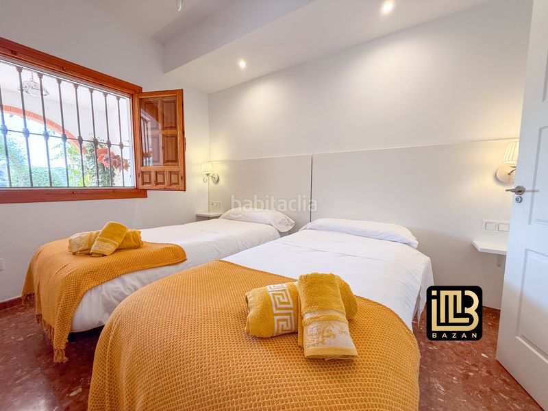 Foto f1003cdb-6ada-453b-96af-d6d9f4f25800. Casale con camino riscaldamento parcheggio piscina in Málaga