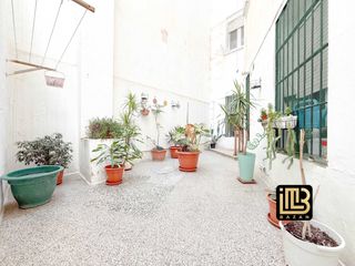 Etagenwohnung in Perchel Norte. Mármoles