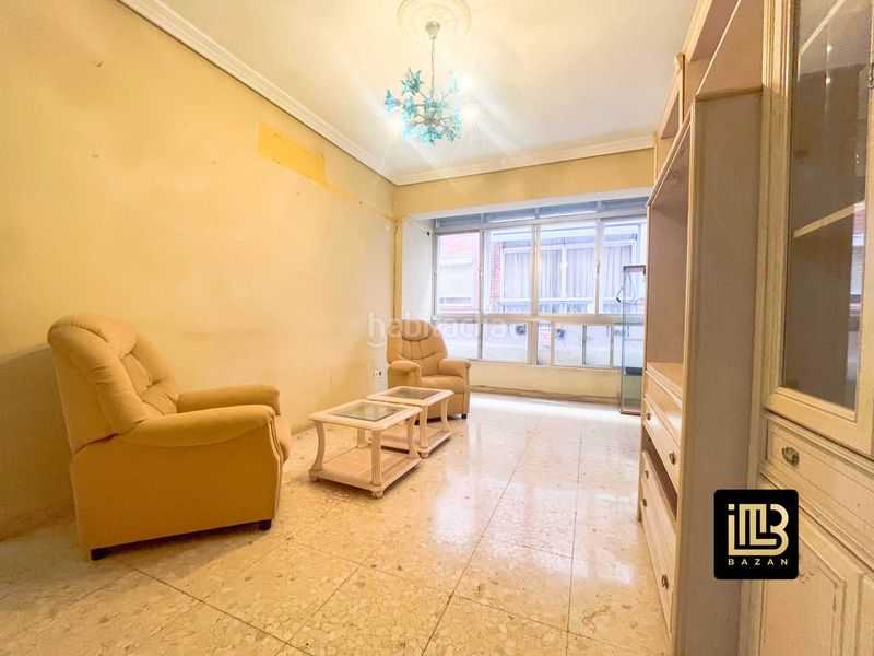 Foto afed80ce-e2c3-4c8d-afe0-c57d9ff33ed8. Piso pintor en Carranque - Haza Cuevas Málaga