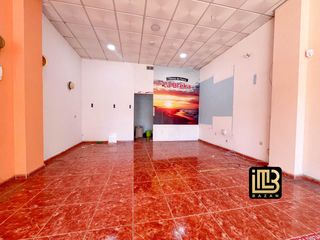 Alquiler Local Comercial  Av. isaac peral esquina c/juan martínez montañes. Isaac peral