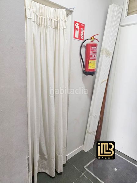 Foto 400f119c-520d-4d4a-a8ca-db3bafe64e41. Local comercial a La Trinidad Málaga
