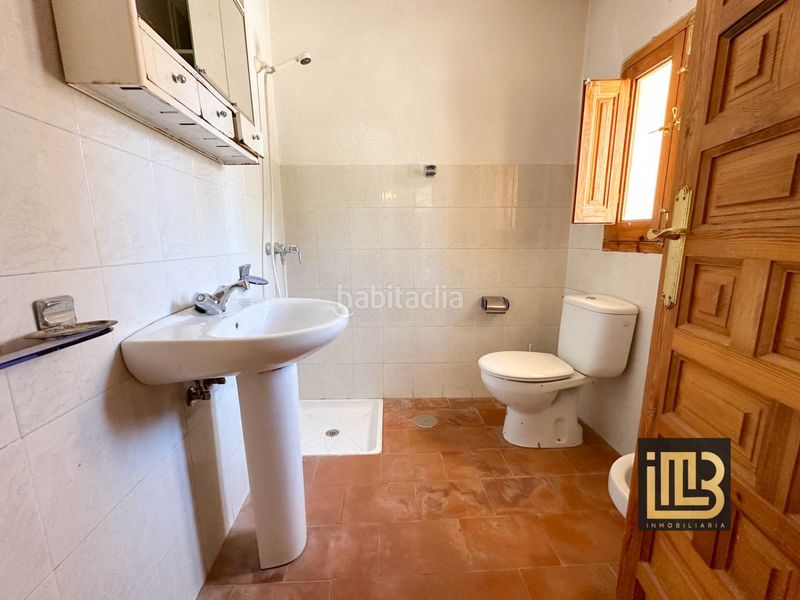 Foto a2fd4648-f94a-4ee3-a721-09fd0f09f7aa. Pis amb aparcament a Cabra del Santo Cristo