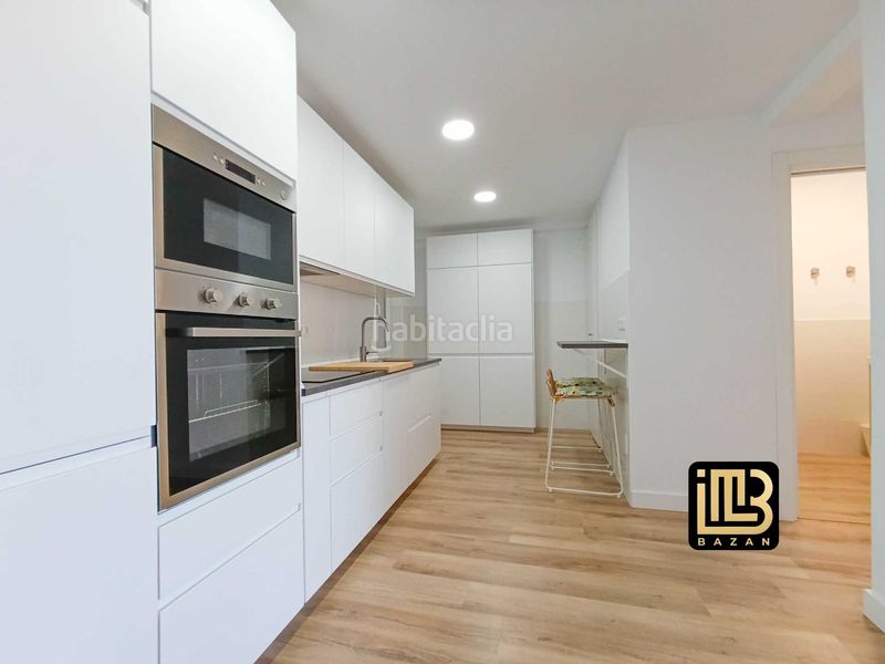 Foto f8e4c55e-fb44-472f-a87e-04b24d0232a8. Miete etagenwohnung in Parque Ayala - Jardín de la Abadía - Huelín Málaga
