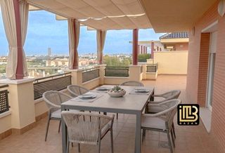 �tic  Calle victoria kent. Atico en sevilla