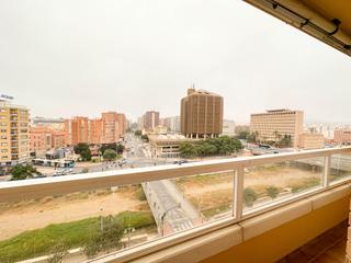 Rent Penthouse in Calle linaje 1. Lujoso piso con vistas al mar en el soho