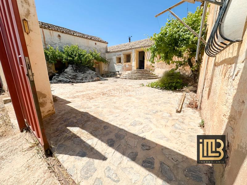 Foto 3db93e6b-57cd-48c4-8e10-4e6a0baea5dd. Finca rústica a avenida de jaén 13 a Cabra del Santo Cristo