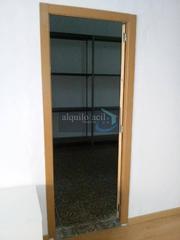 Location Local commercial  Calle virrey morcillo. Se alquila local/ virrey morcillo/ 100 metros/ 550 €