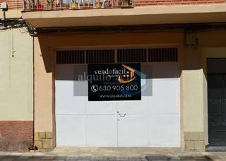 Local commercial à Feria. Se vende local con vado en alonso cano de 115 metros por 99000€