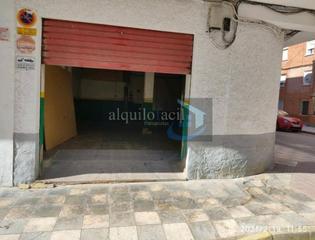 Locale commerciale in Hospital. Se vende local al lado de urgencias con vado de 80 metros por 89
